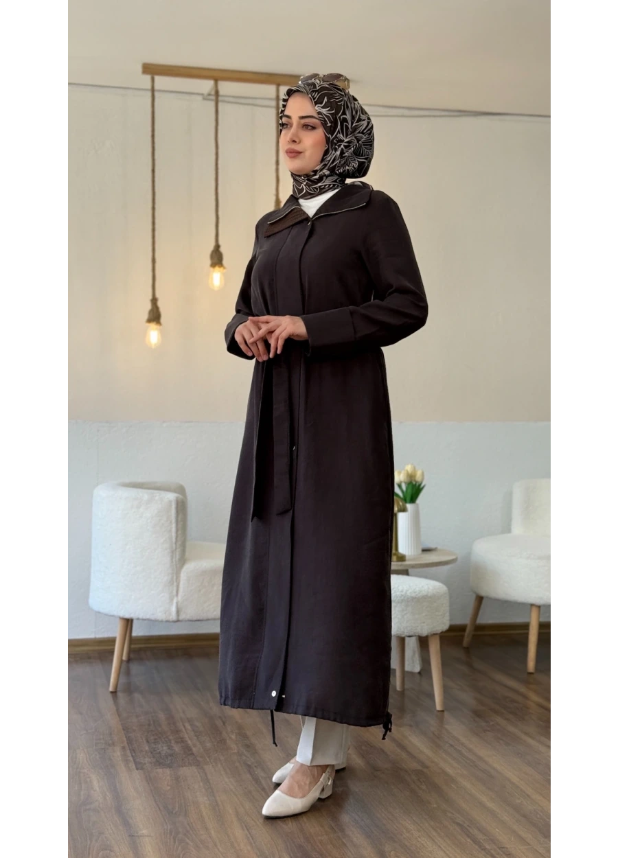 Armine Trend Yakası File Detaylı Belden Kuşaklı Yandan Fermuarlı Kap Kahverengi