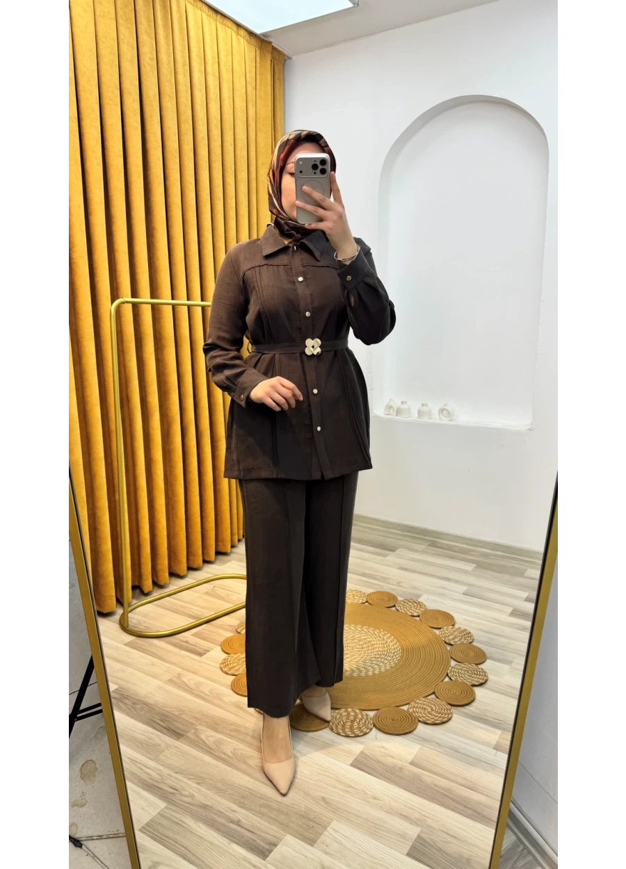 Önü Kemerli Pantolonlu Takım Kahverengi