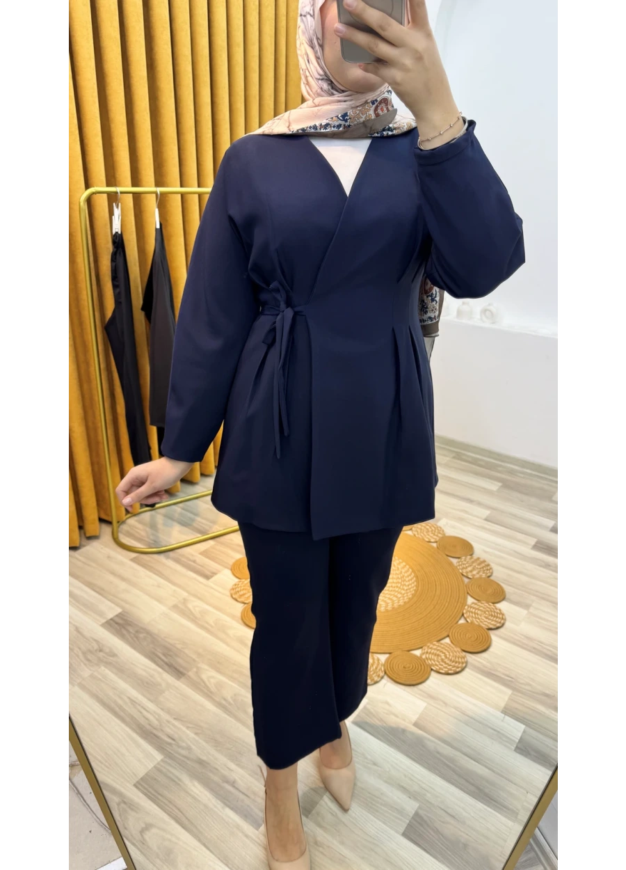 Pileli Pantolonlu Takım Lacivert