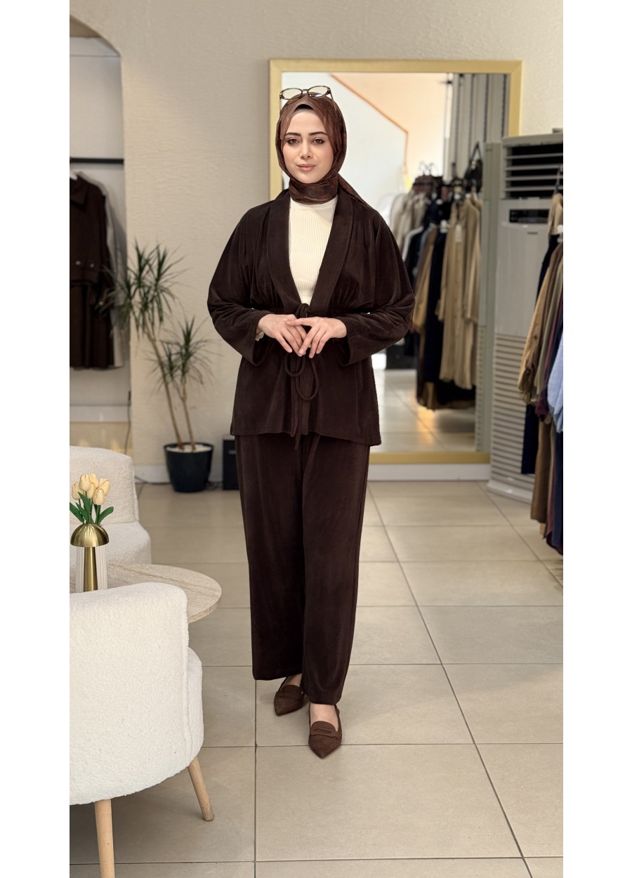 Rümella Önü Bağlamalı İloselli Pantolonlu Takım Kahverengi