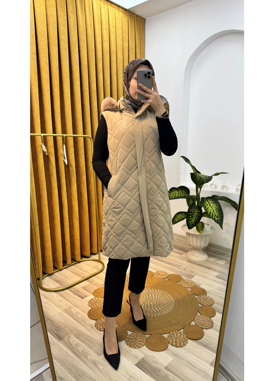 Armine Trend Kapüşonu Kürklü Astarlı Kapitone Yelek Bej