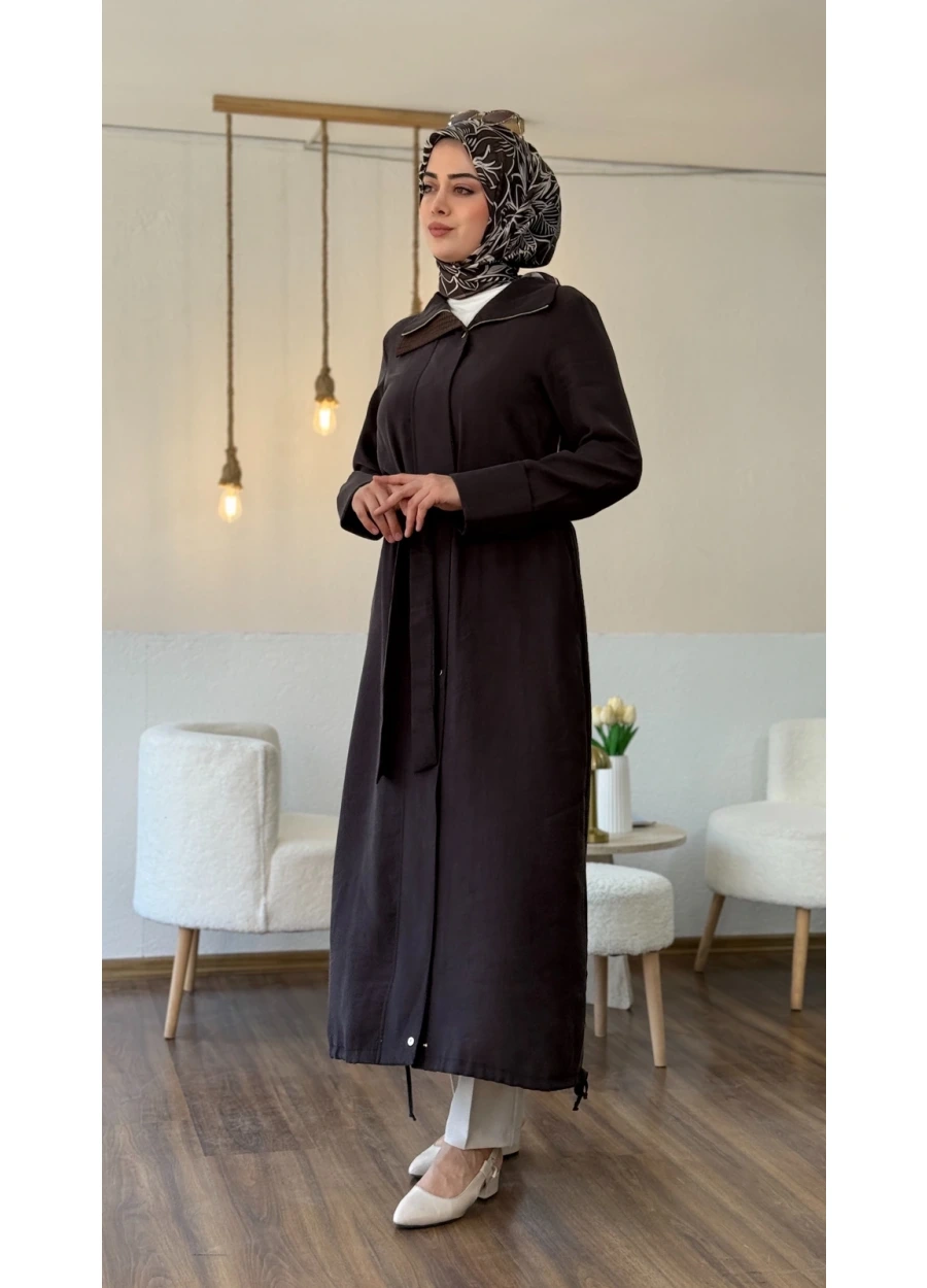 Armine Trend Yakası File Detaylı Belden Kuşaklı Yandan Fermuarlı Kap Kahverengi