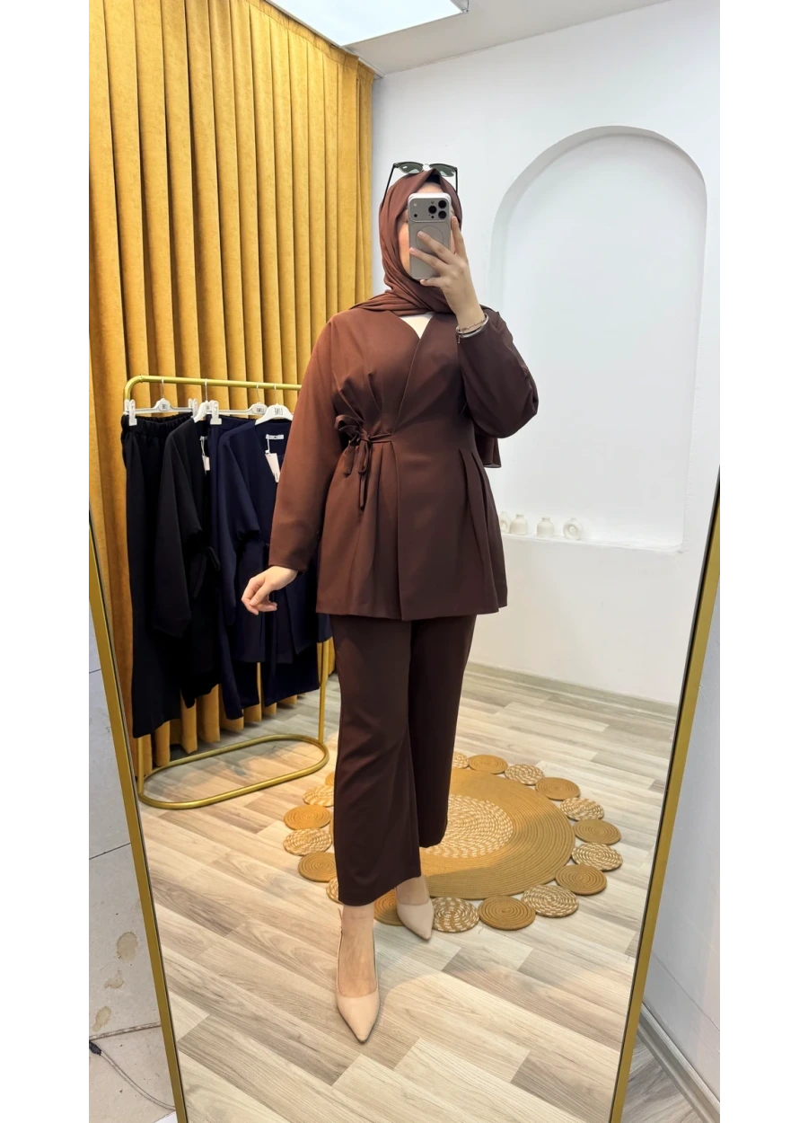 Pileli Pantolonlu Takım Kahverengi