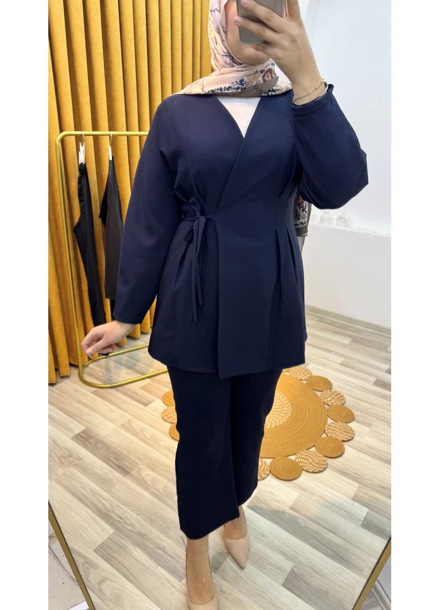 Pileli Pantolonlu Takım Lacivert